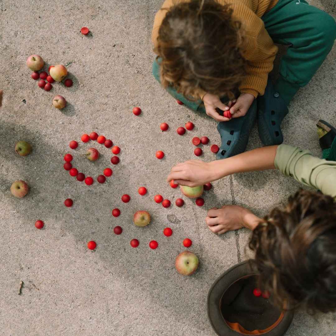 Mandala Half Spheres - Rote Halbkugeln