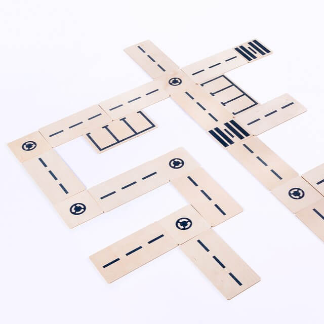 4002007 Just Roads Spielstraßen aus Holz 1zu1