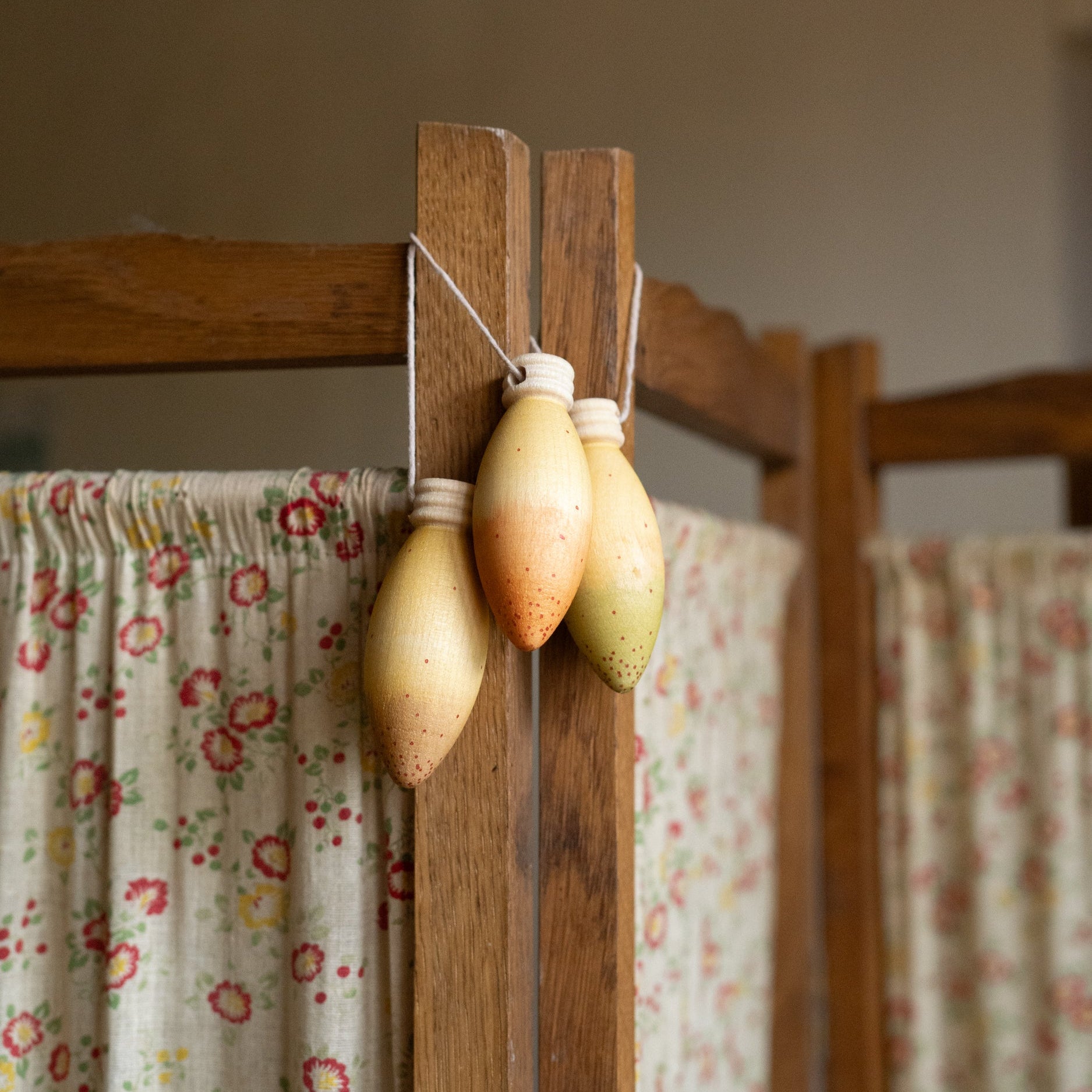 Glow Lamps No4 Grapat Ornaments