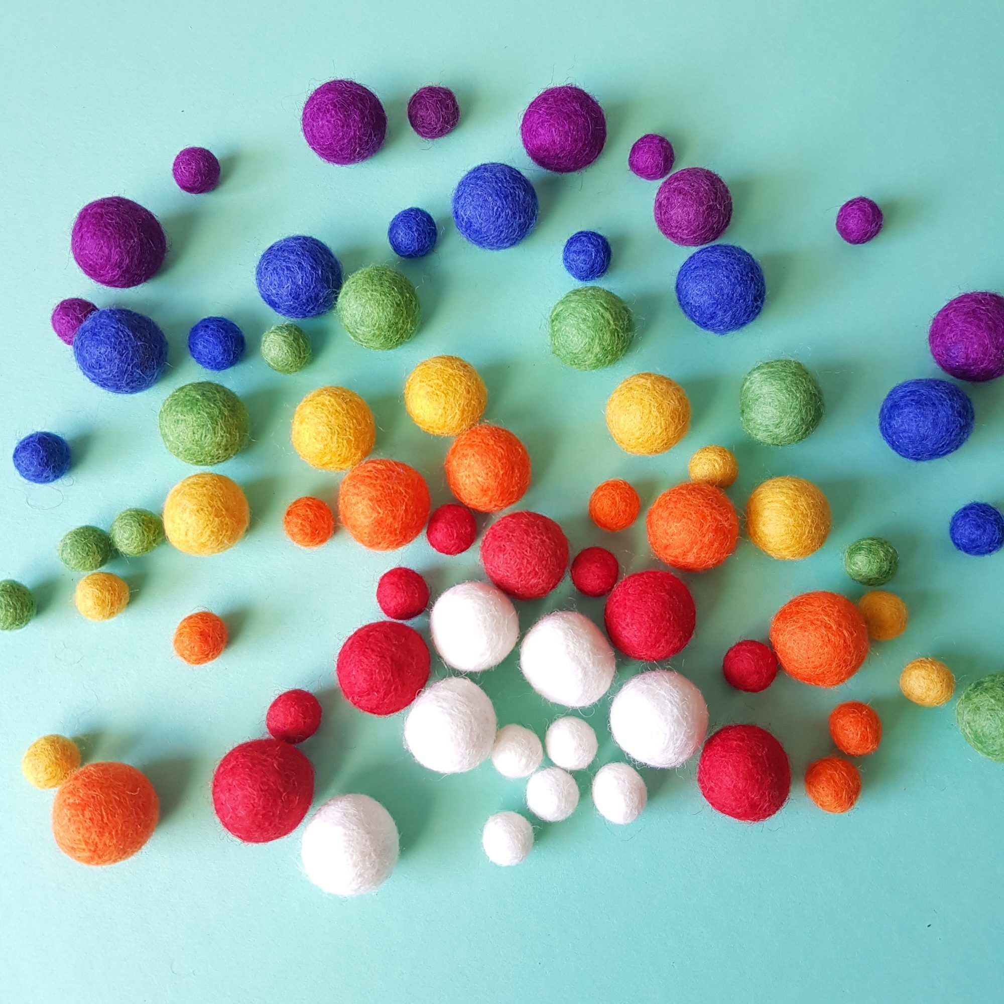 Naturfilzkugeln-Produktfoto-Regenbogen.jpg