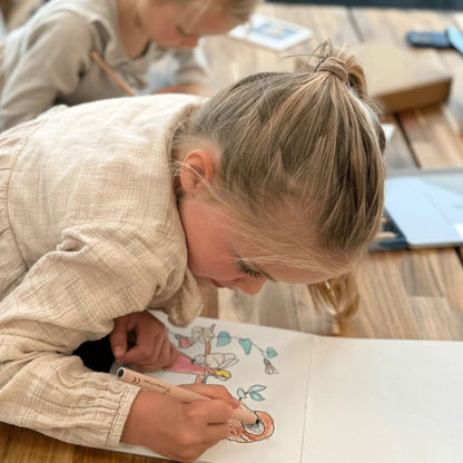 Daniela Drescher's Colouring Silhouettes - DIY