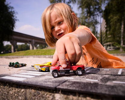 Waytoplay-serious-outside-playing.jpg